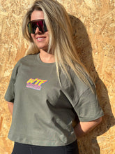 Cargar imagen en el visor de la galería, CROP-TOP - CONQUER THE WOD MILITARY GREEN

